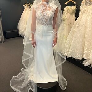 Brand New, never worn Ines Di Santo. Size 12, no alterations. Detachable sleeves